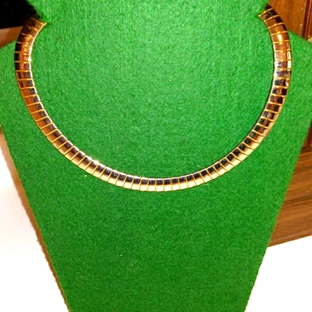Goldtone panel necklace - Picture 1 of 4